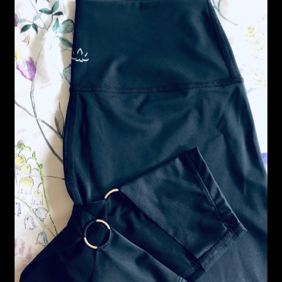 Beyond Yoga High-Waisted mesh ankle O ring legging - Picture 6 of 16